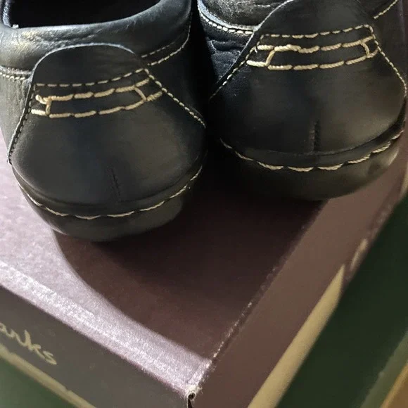 Clarks Shoes Womens 7.5 N Loafer Navy Leather Slip On Round Toe Comfort - Picture 3 of 9
